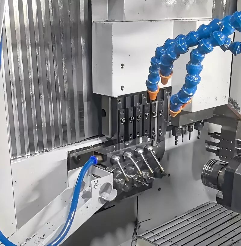 Мотоцикли Zhangxue змагаються на треку за підтримки Tuoyuan Metal